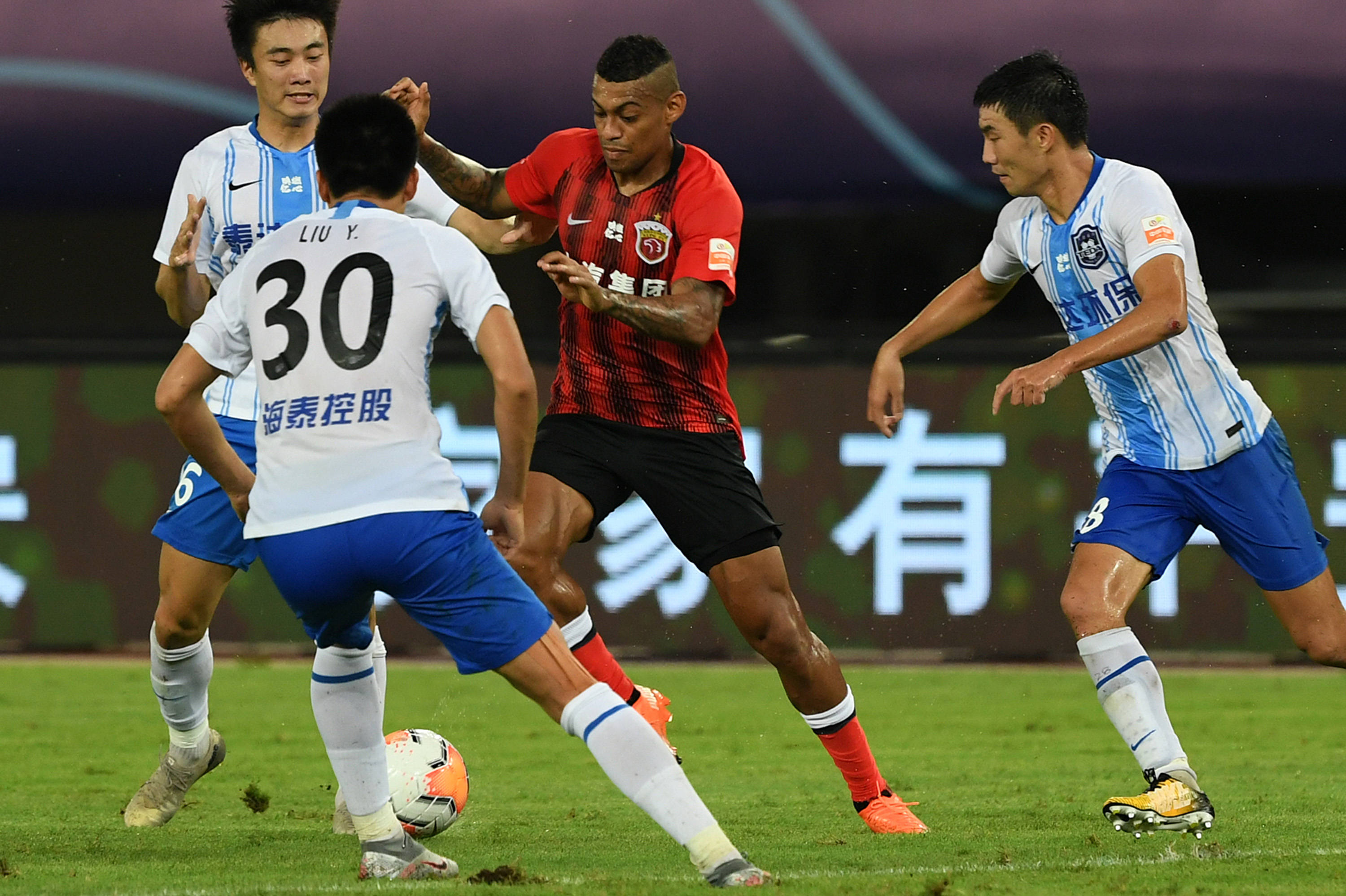 开云体育中国-关于上海上港遭遇连败，球队危机加剧，卫冕难题！的信息