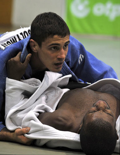 开云体育app-格鲁吉亚逼平阿根廷，浓墨重彩跻身小组第一的简单介绍