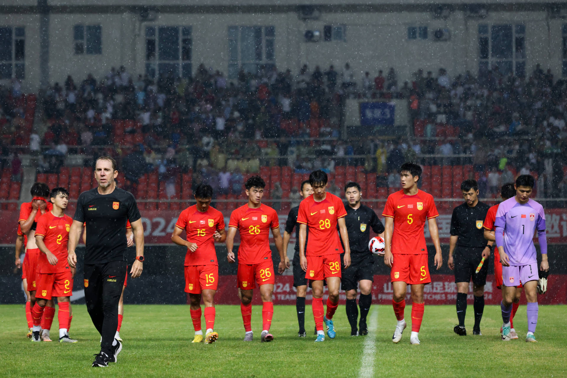 关于塞尔维亚国家队集训备战国际巅峰赛的信息