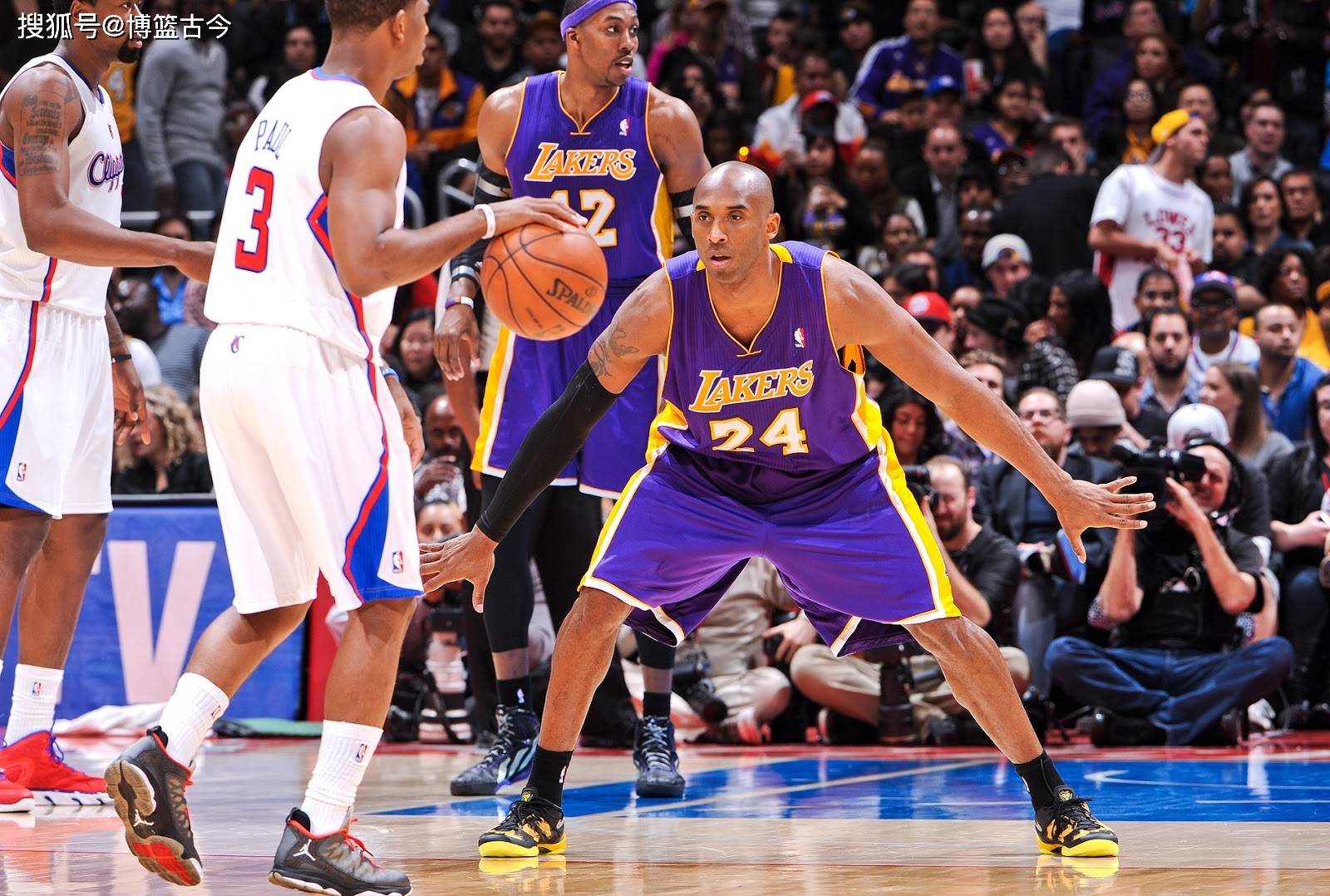 防守大师登场，双方互有攻防优势