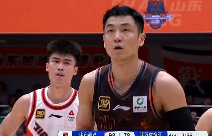 山东男篮主教练战术犀利，领先对手