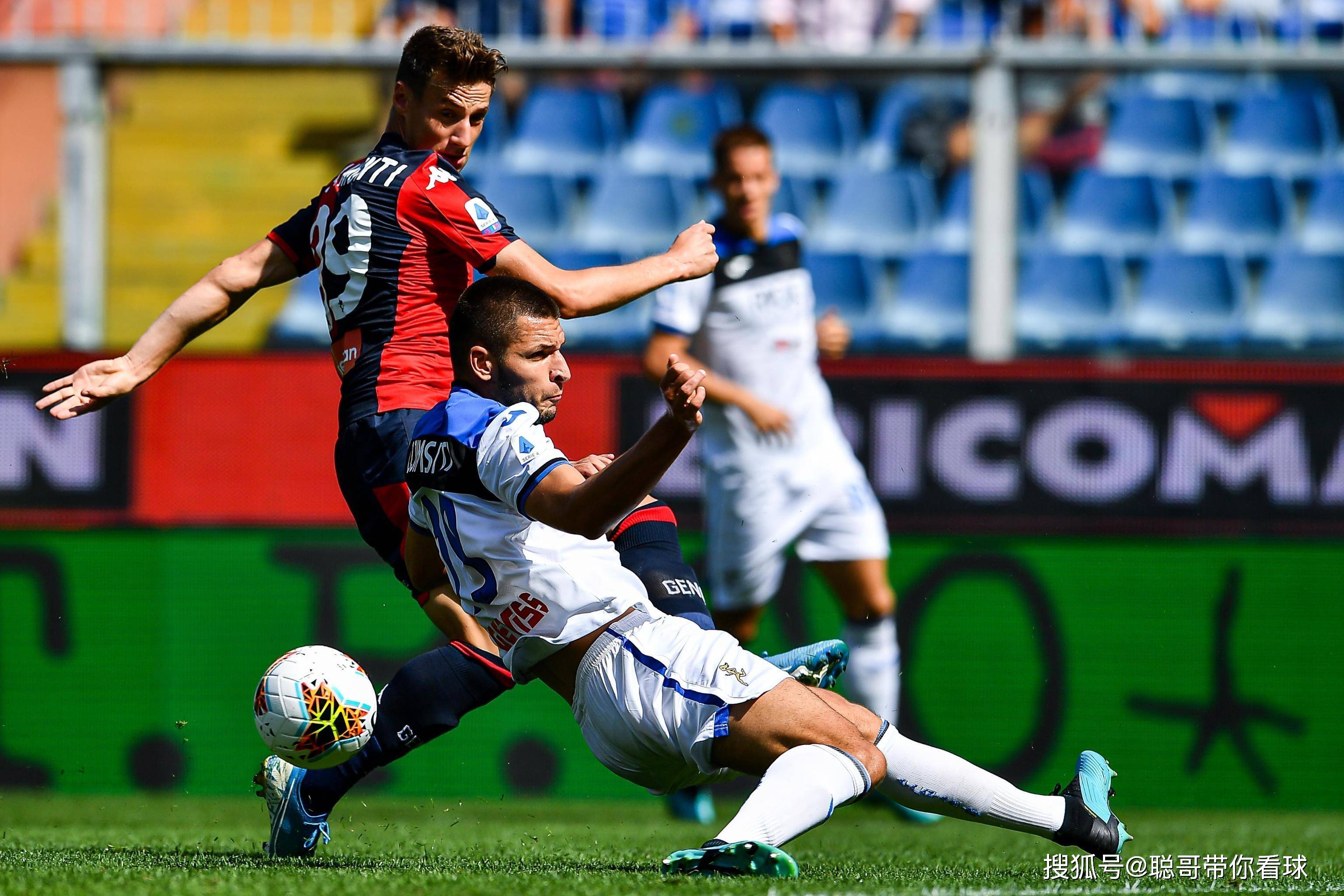 开云下载-意甲赛场上出现了一起不公正的判罚事件