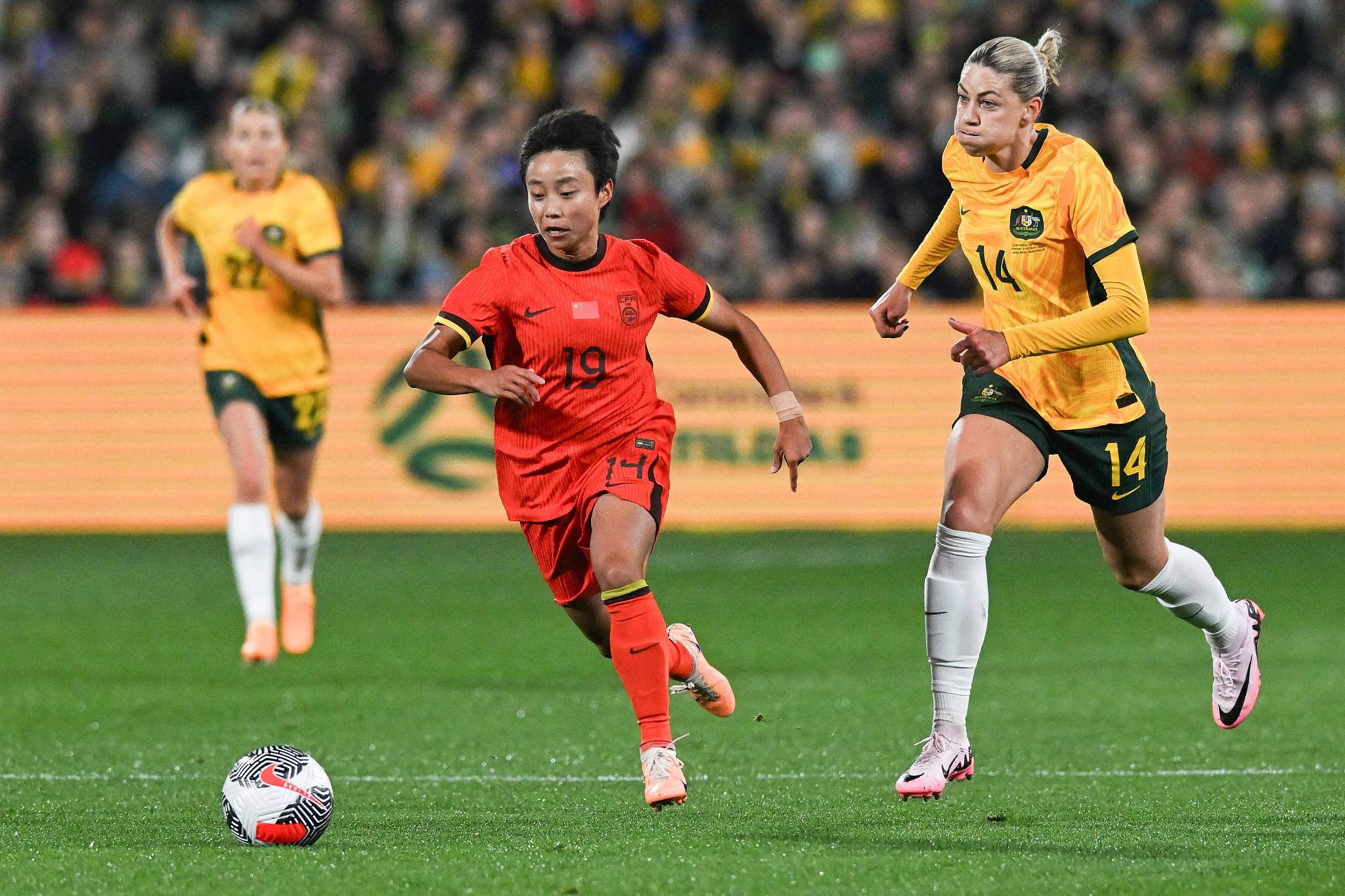 开云体育入口-运动赛事亮点：女足比拼的激烈竞争！的简单介绍