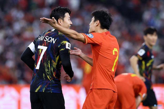 阿曼队在世界足球赛事中杀入决赛