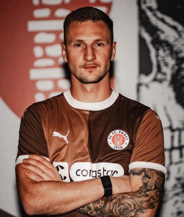 开云平台-关于莱比锡红牛护卫饱受伤病困扰，球队稳定性受挑战的信息