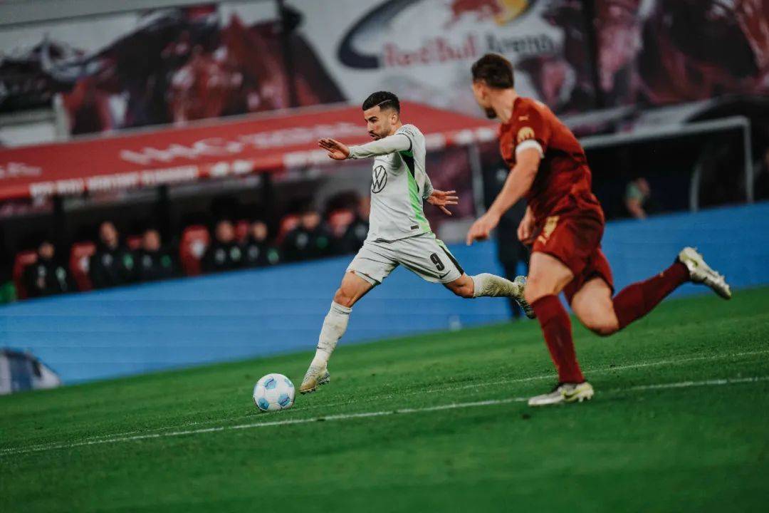 包含RB莱比锡客场逆转汉诺威，取得重要三分的词条