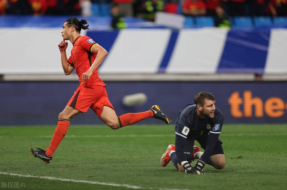 开云体育-关于足球锦标赛赛况火爆，金球奖角逐激烈的信息