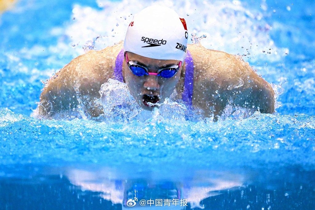 开云体育app-中国游泳选手在蝶泳比赛中夺冠