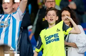 开云体育官方网站-哈德斯菲尔德球员达米恩-吉布森恢复状态