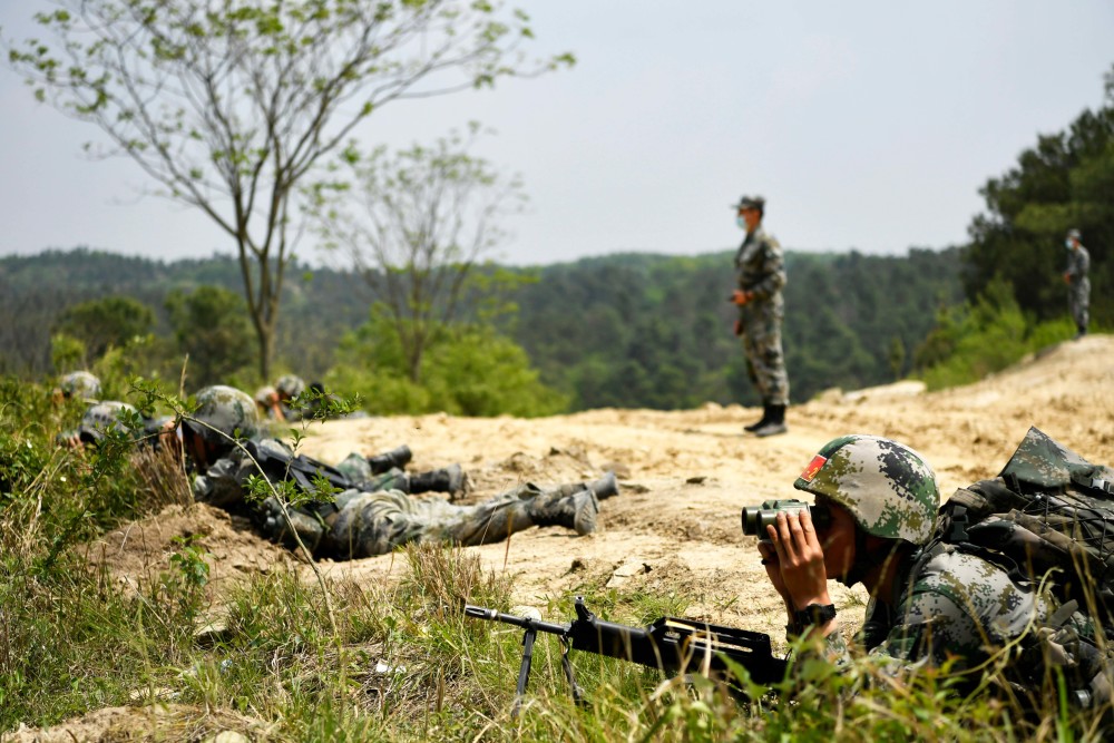 关于激烈角逐！两支劲旅争夺胜利的信息