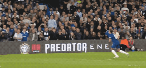 欧冠预选赛意外发生，双方激烈争夺胜利的简单介绍