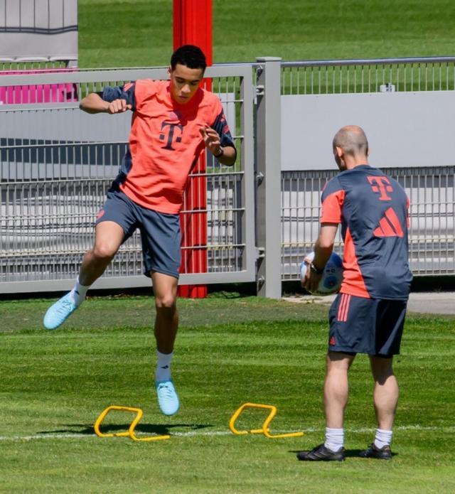 欧国联比赛球场震撼，边线推荐备战策略的简单介绍