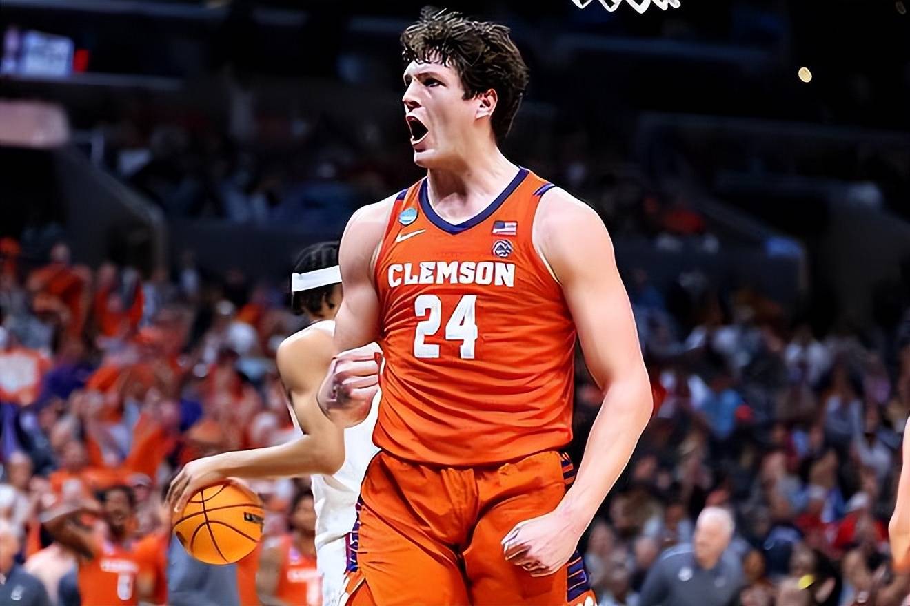 公牛队新秀球员表现出众全队气势高涨的简单介绍