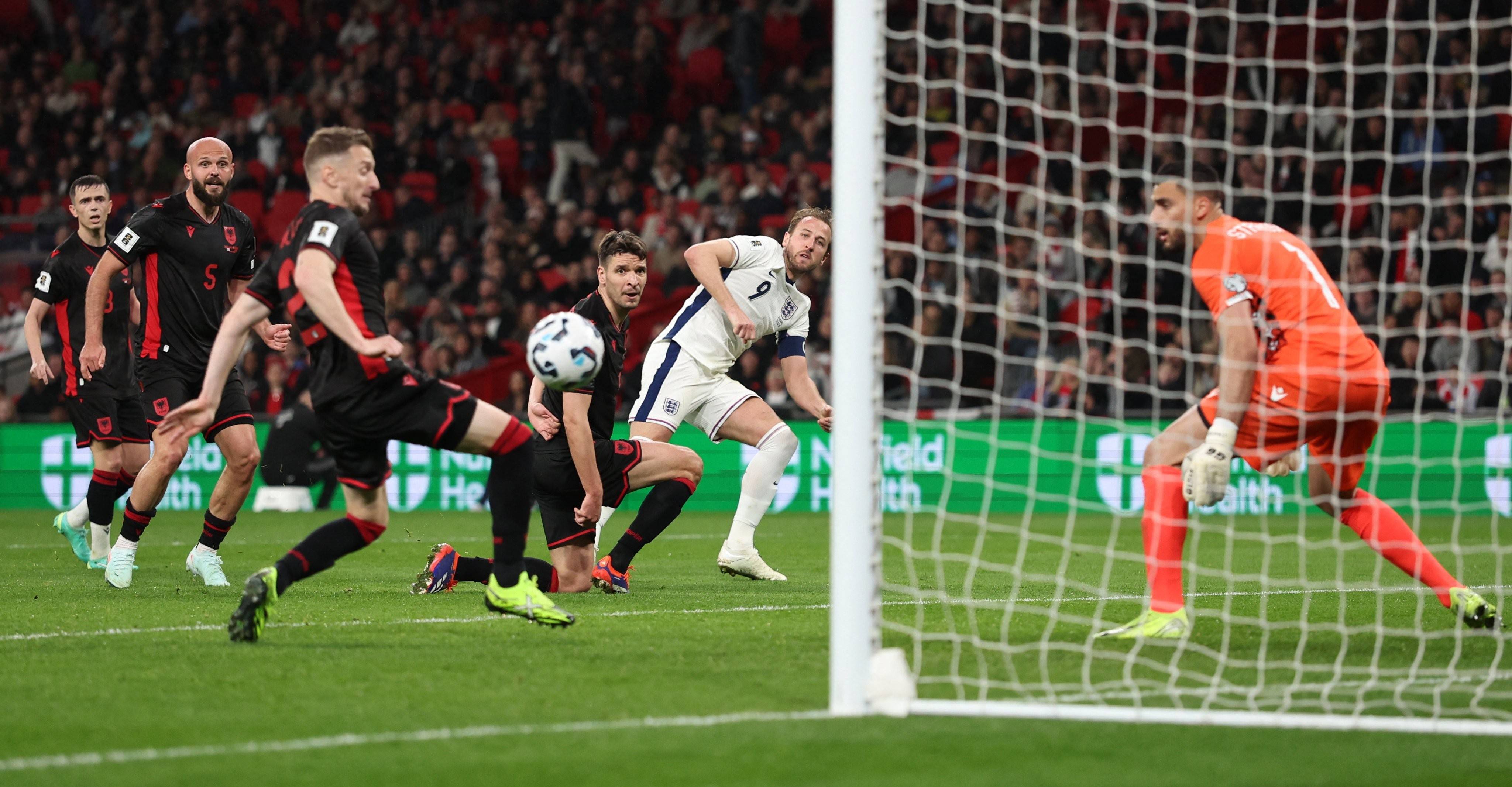 开云体育入口-英格兰取胜波黑，晋级欧洲杯决赛阶段