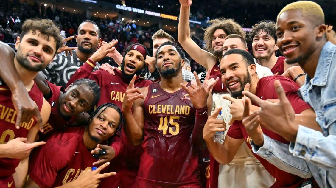 球队两大核心合力破门，带领球队取得重要胜利