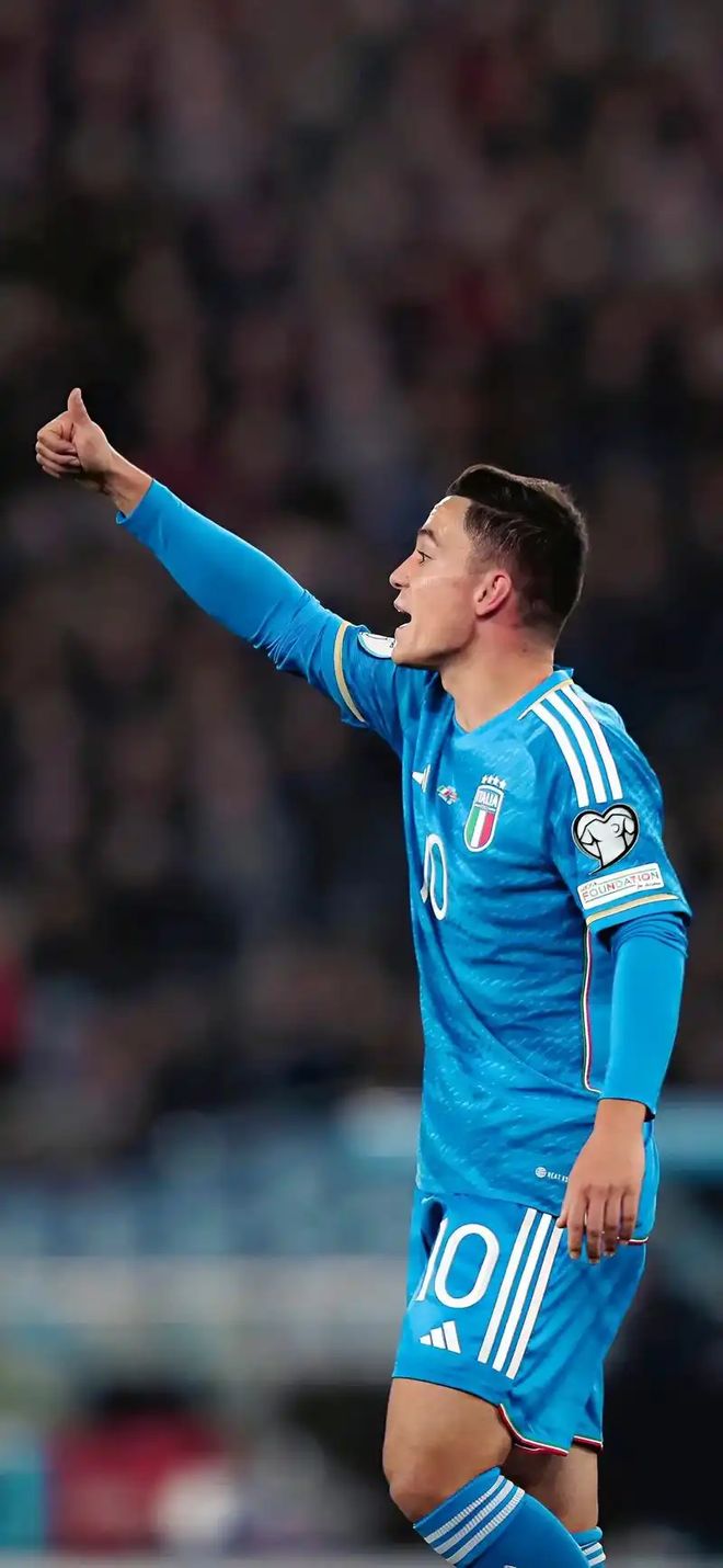 开云下载-欧预赛新秀球员惊艳亮相，马年成为突破关键