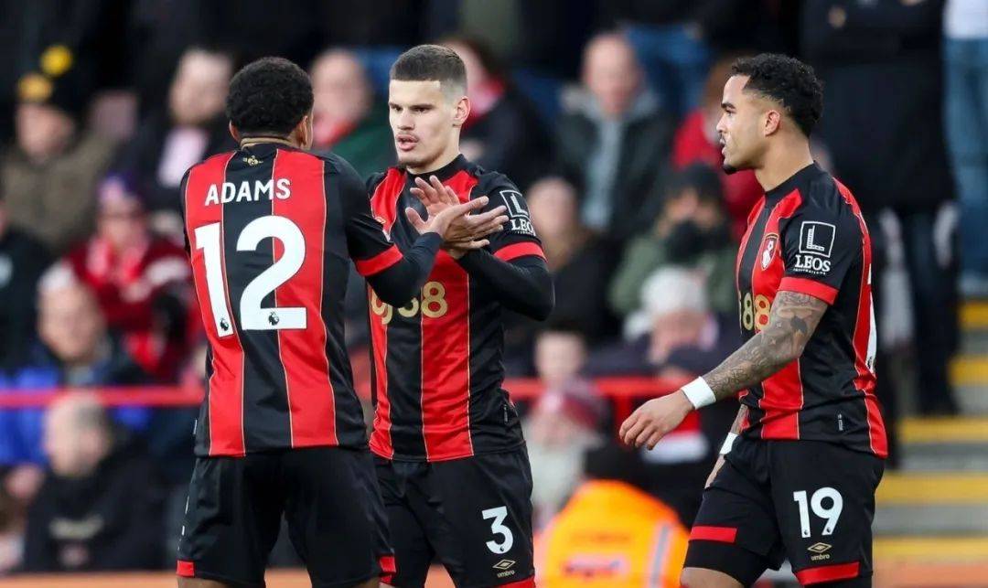 开云体育平台APP-包含曼联客场险胜，英超争冠希望重燃的词条