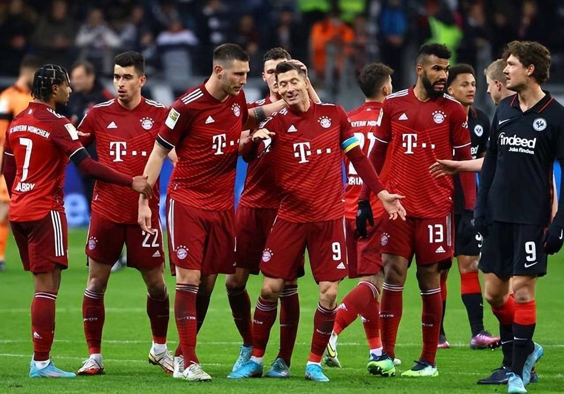 球员配合默契，演绎精彩进攻