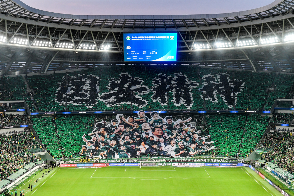 球队意外抢得前排位置，俘获球迷心意