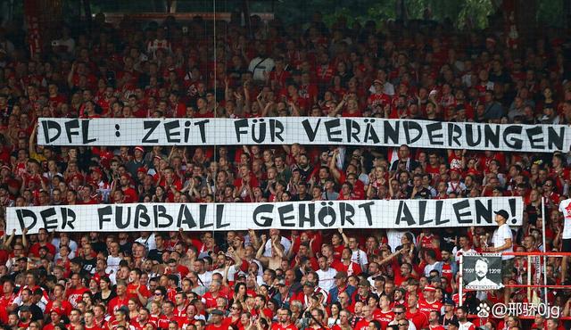 开云体育-曼联客场逼平对手，保持不败