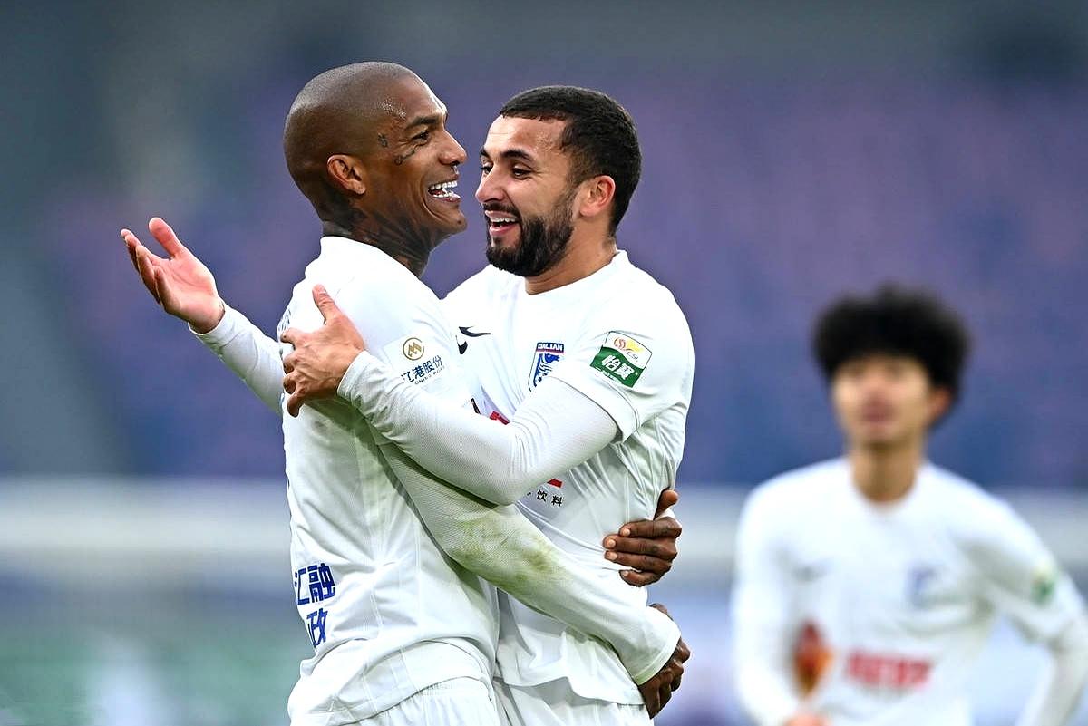 大连一方客场取胜，球队连胜表现稳定紧迫状态