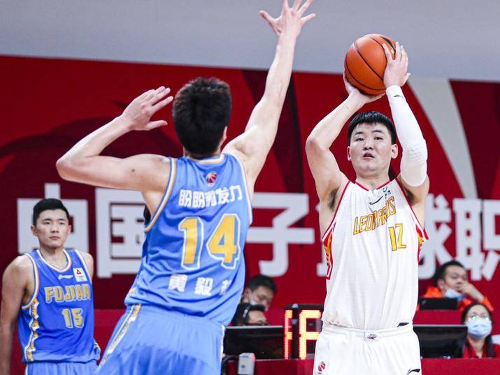 关于福建队保持不败，夺得关键分数的信息