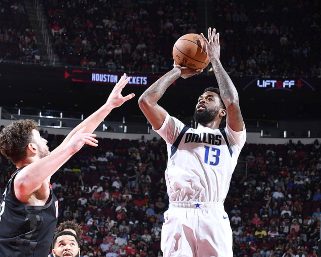 火箭主场大胜独行侠，取得三连胜