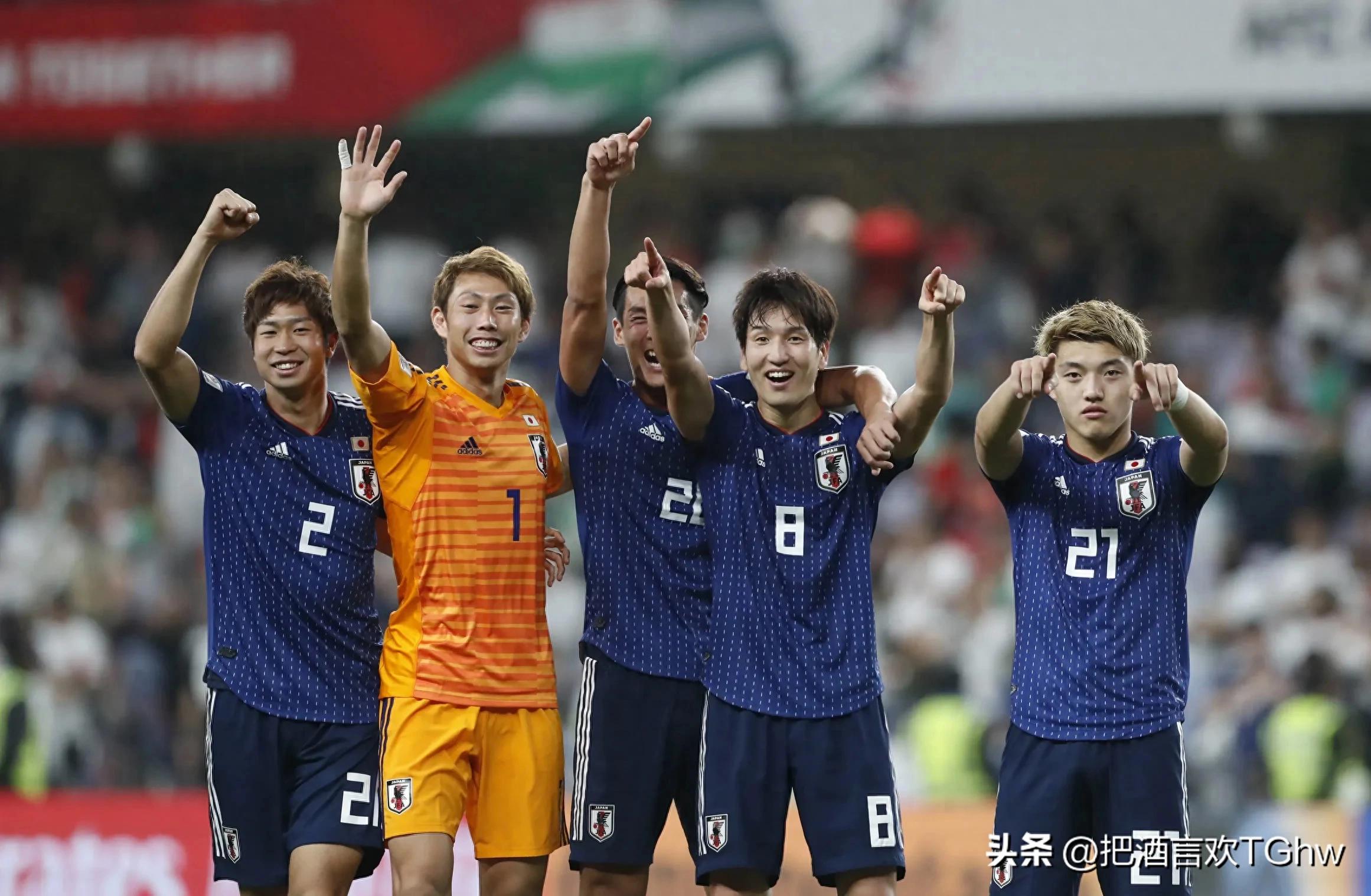 日本球队在比赛中一路向前，获得胜利