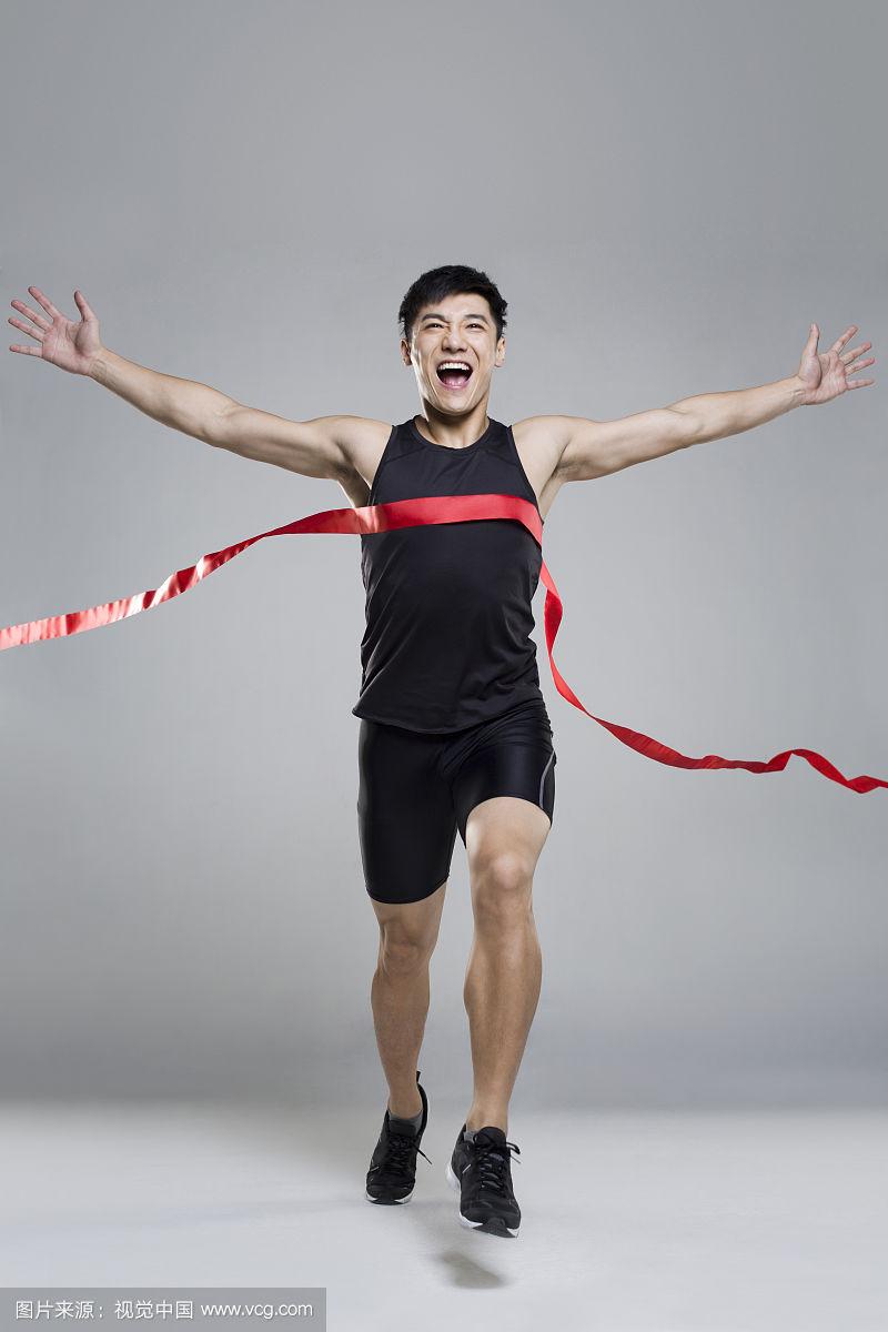 开云体育官网-关于精彩瞬间定格镜头，选手霸气争斗冲刺终点的信息