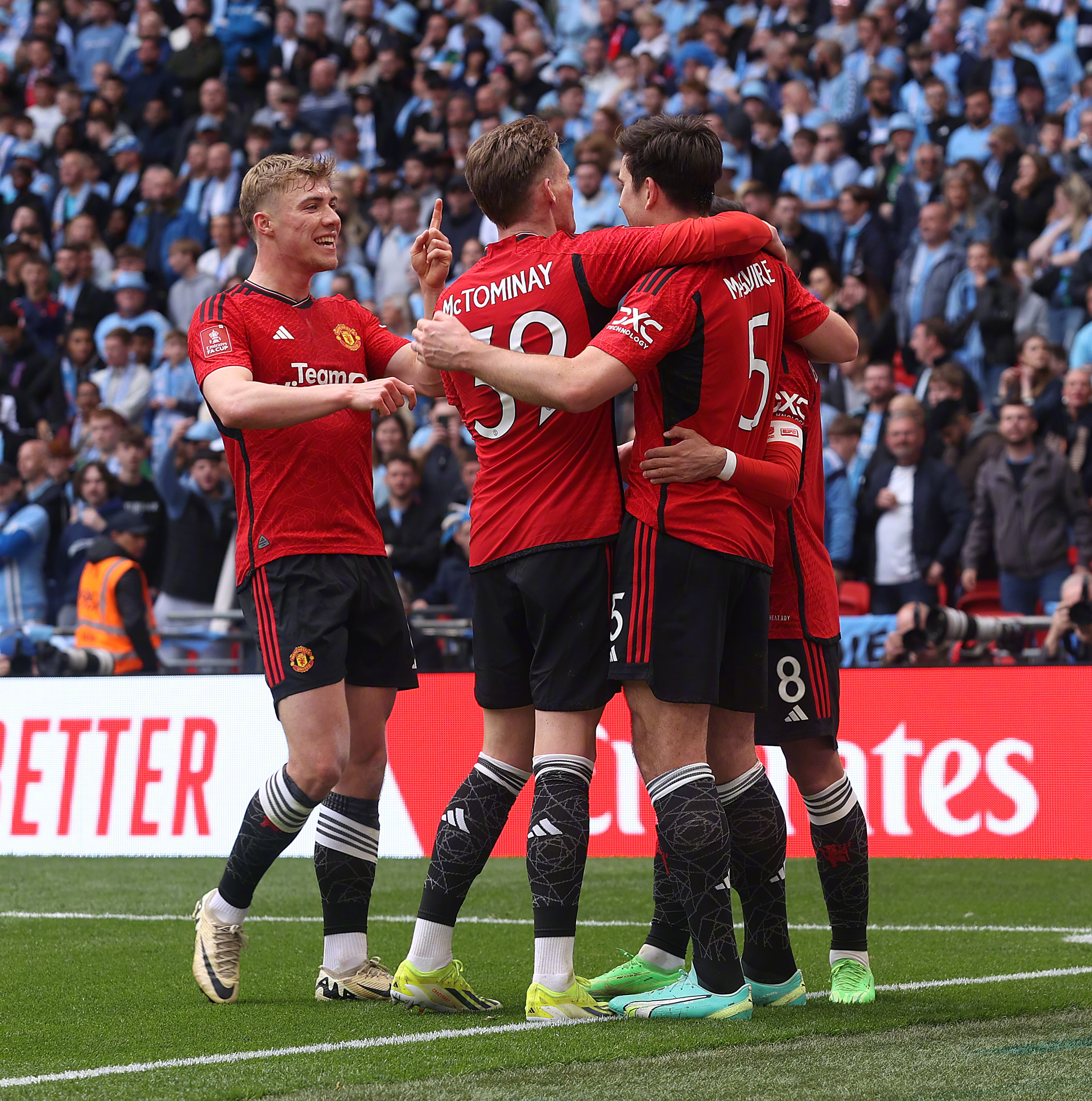 开云体育官方网站-英格兰队在对瑞士的激战中晋级半决赛