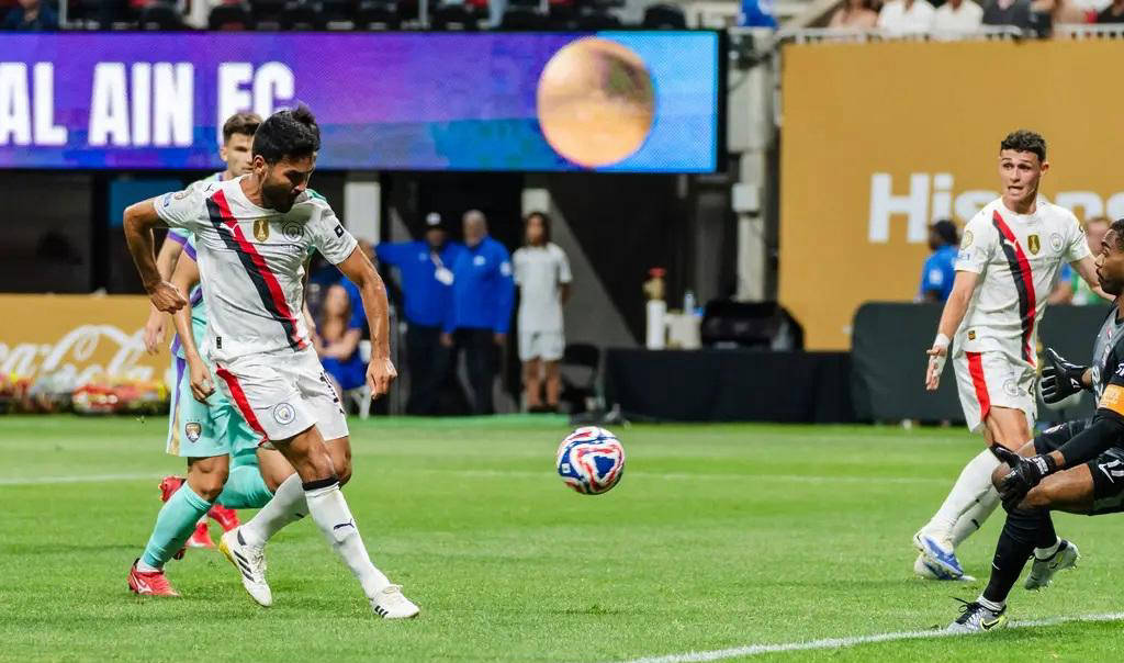 曼城逆袭成功，赢得关键比赛晋级淘汰赛