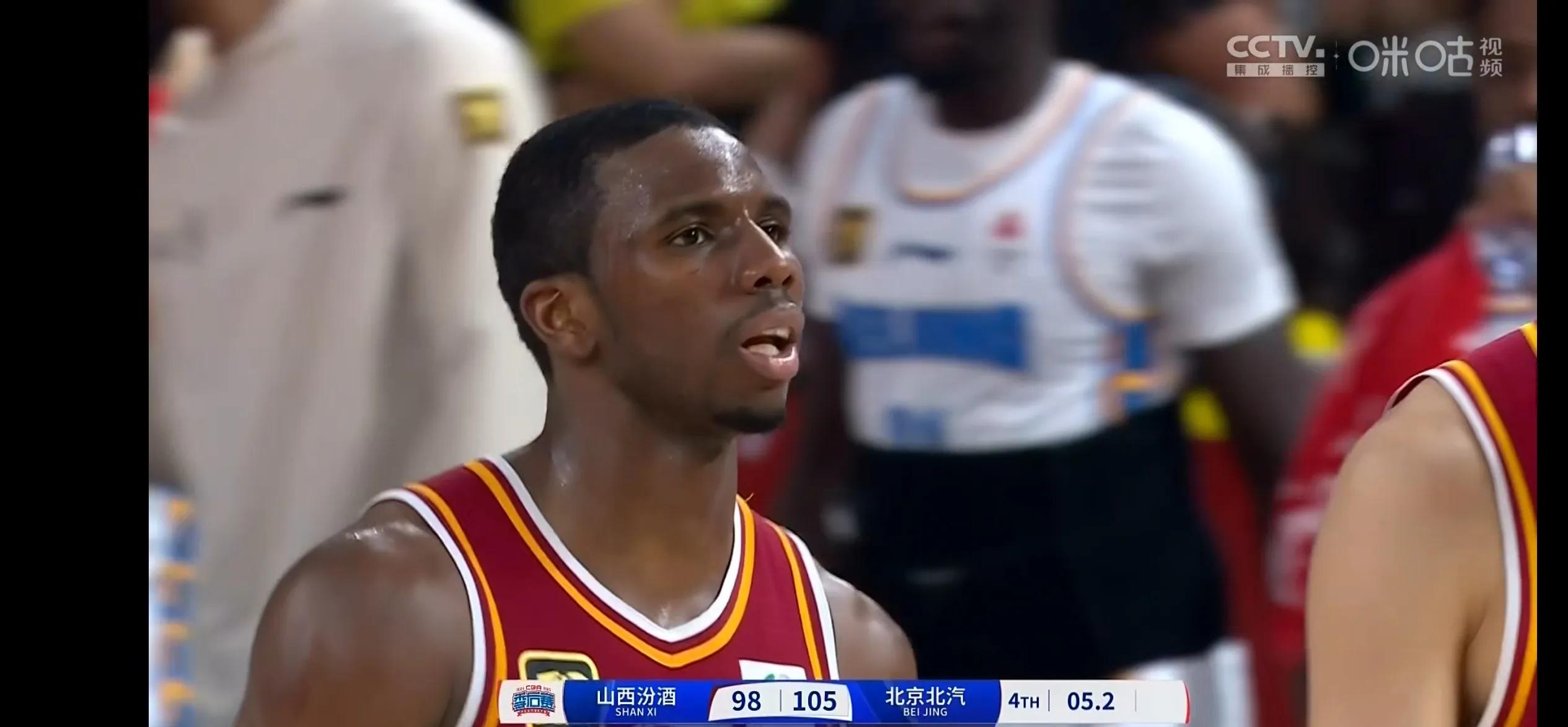 开云平台-周末篮球夜店风波引发关注，球员形象恶化的简单介绍