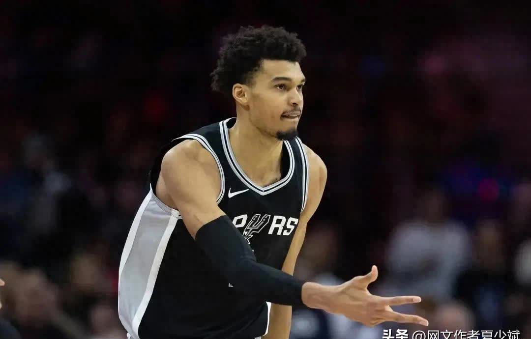 开云体育平台APP-雄鹿再胜马刺，稳固东部第一地位