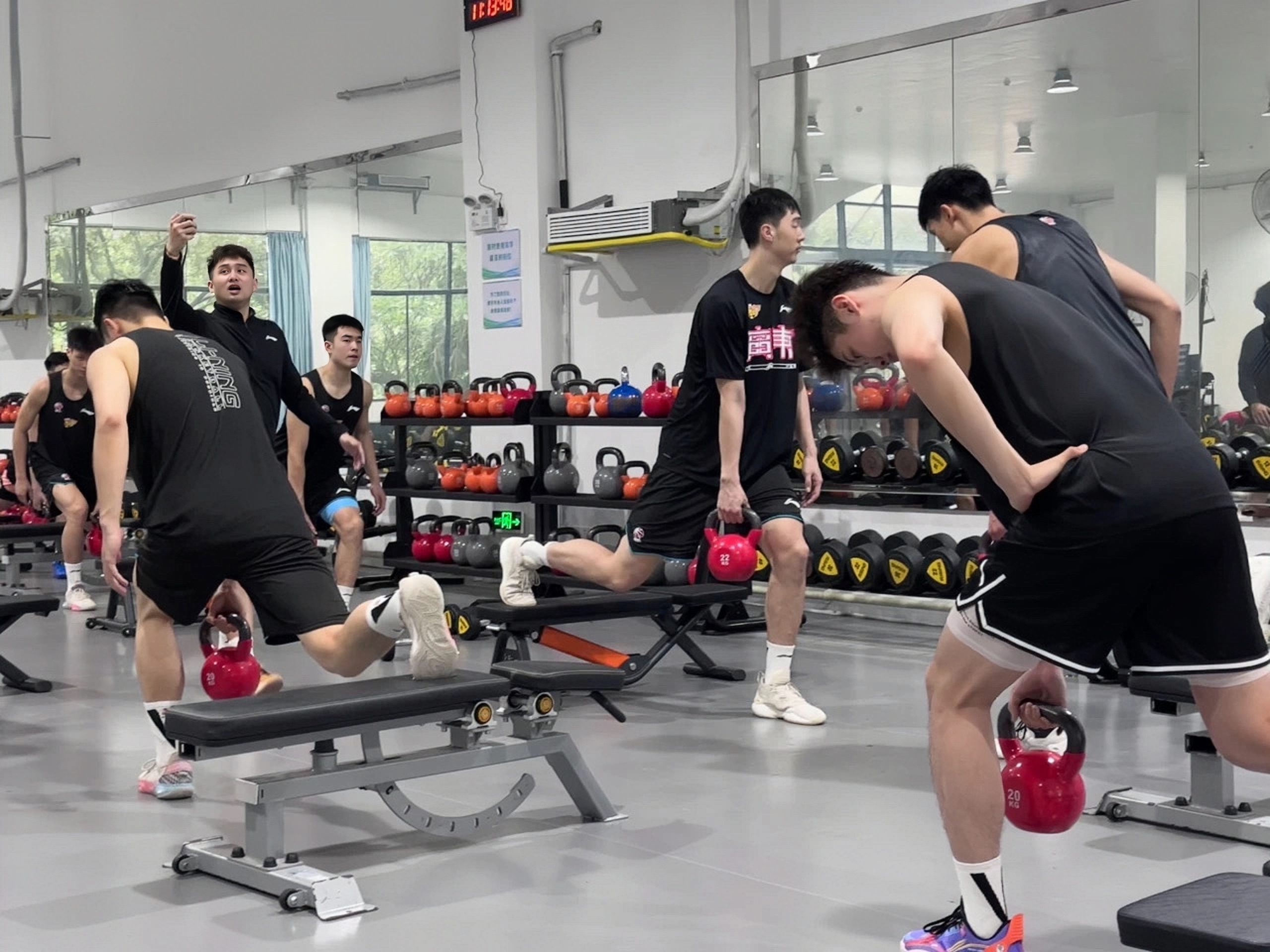 开云官网-石家庄男篮内训拉练密集，备战迎胜