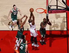 开云体育APP下载-猛龙大胜尼克斯，范弗利特展现一哥风采