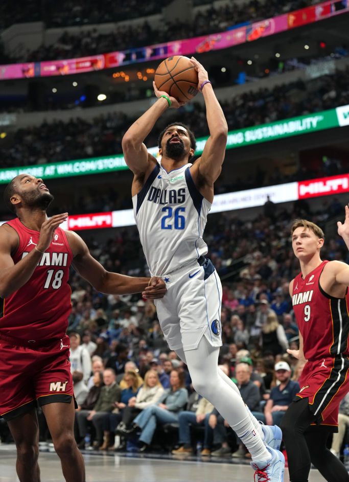 开云下载-尤文图德力克对手，取得关键胜利的简单介绍