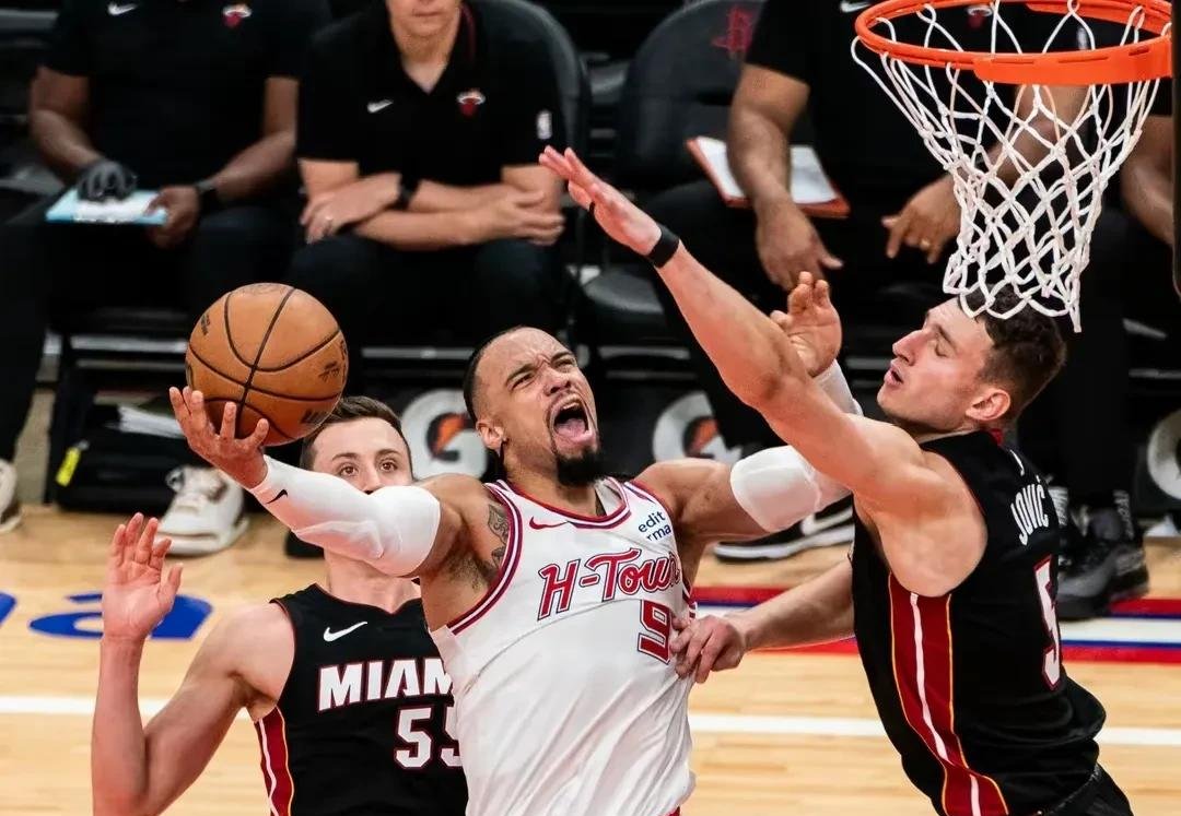 开云体育APP下载-热火队防守失误频发，球队连败难挽