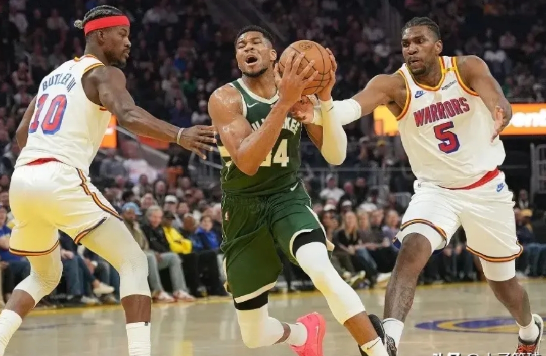 开云官网-雄鹿队球星状态回暖，成为全队依靠