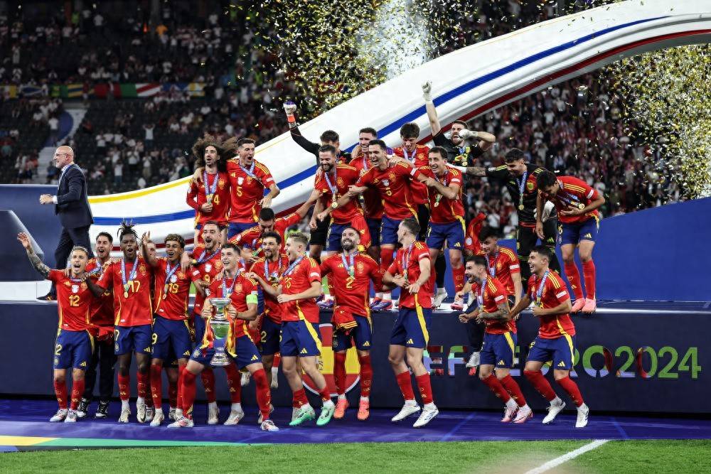 开云APP-欧洲杯比赛中，北京队表现抢眼，斩获胜利