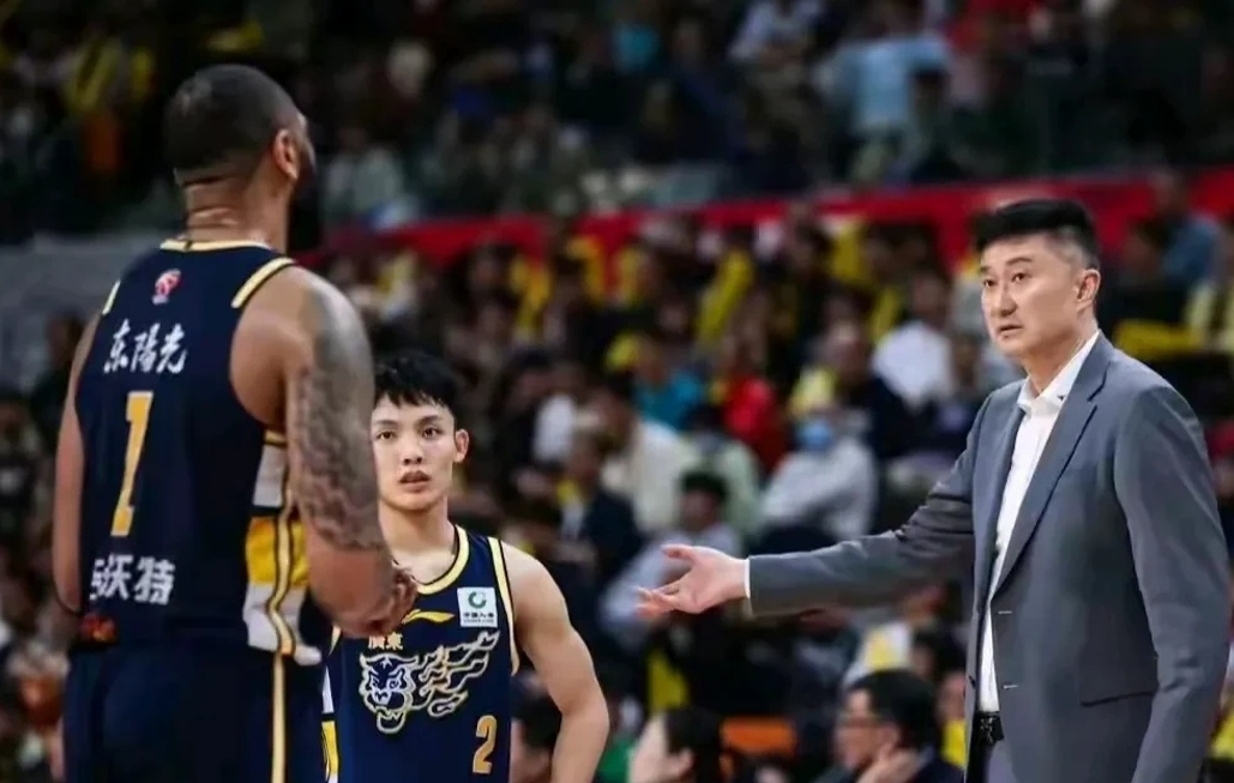 开云体育平台APP-新疆男篮绝地逆袭海南队，力挽颓势