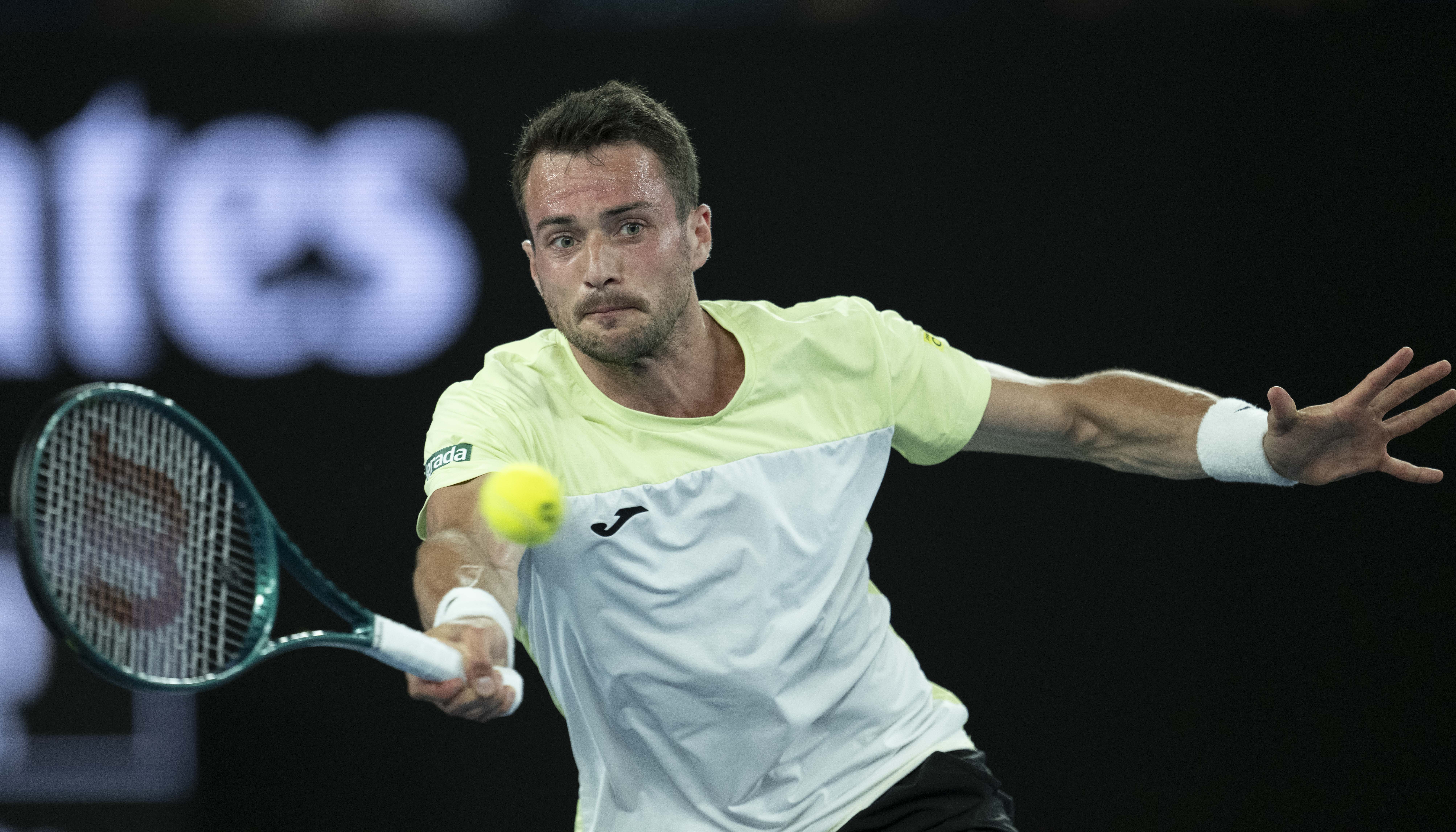 开云平台-赛场上的风云变幻，精彩绝伦的对决即将展开！