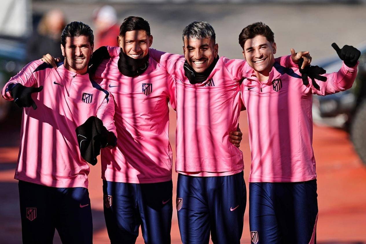 开云官网-马德里竞技队悄然调整阵容，备战新赛季