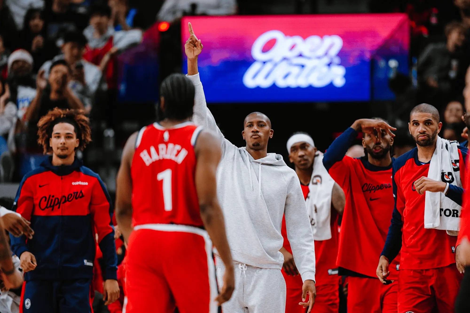 开云体育官网-快船尴尬连败，球队寻找突破口重整旗鼓的简单介绍