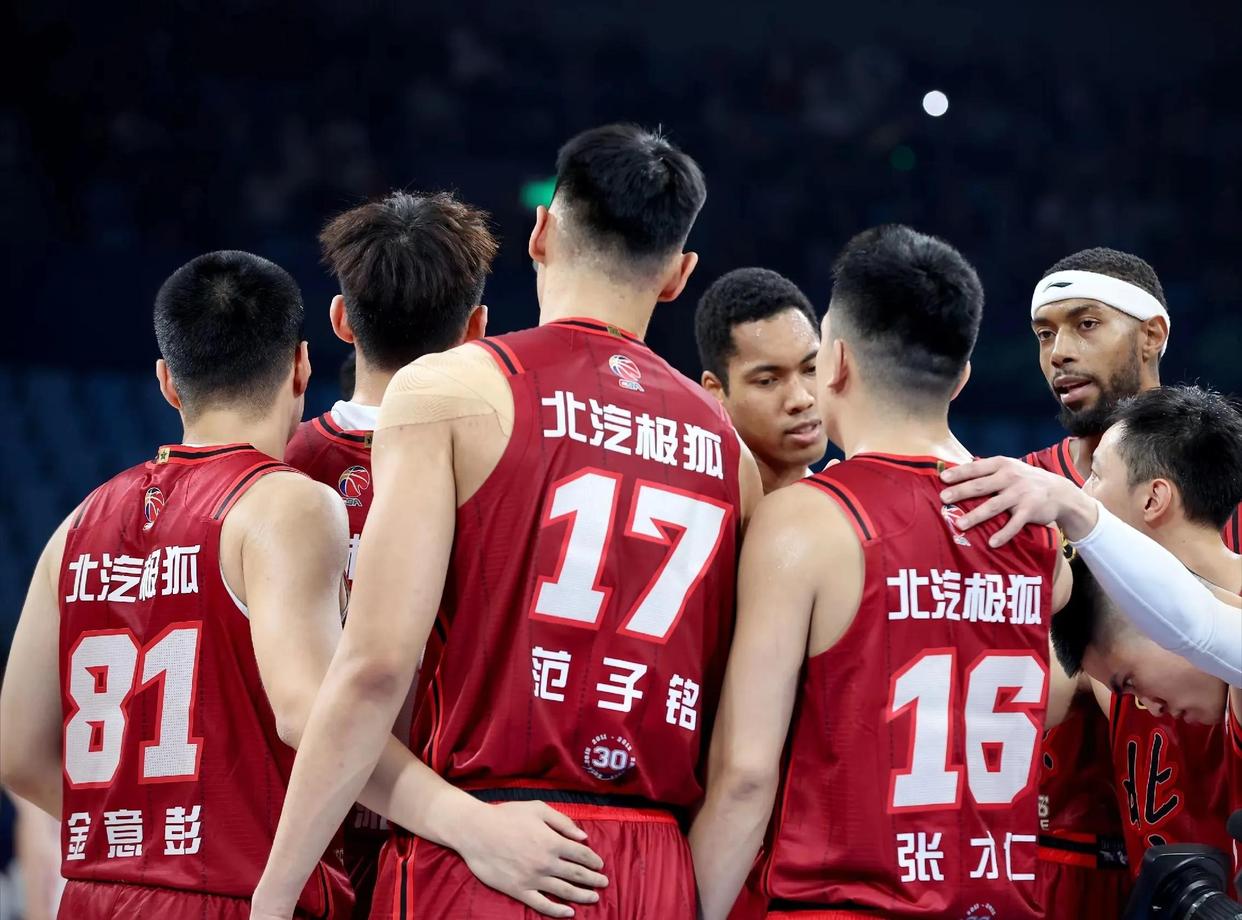 开云体育中国-北京人和球员密集伤退，紧急调整阵容