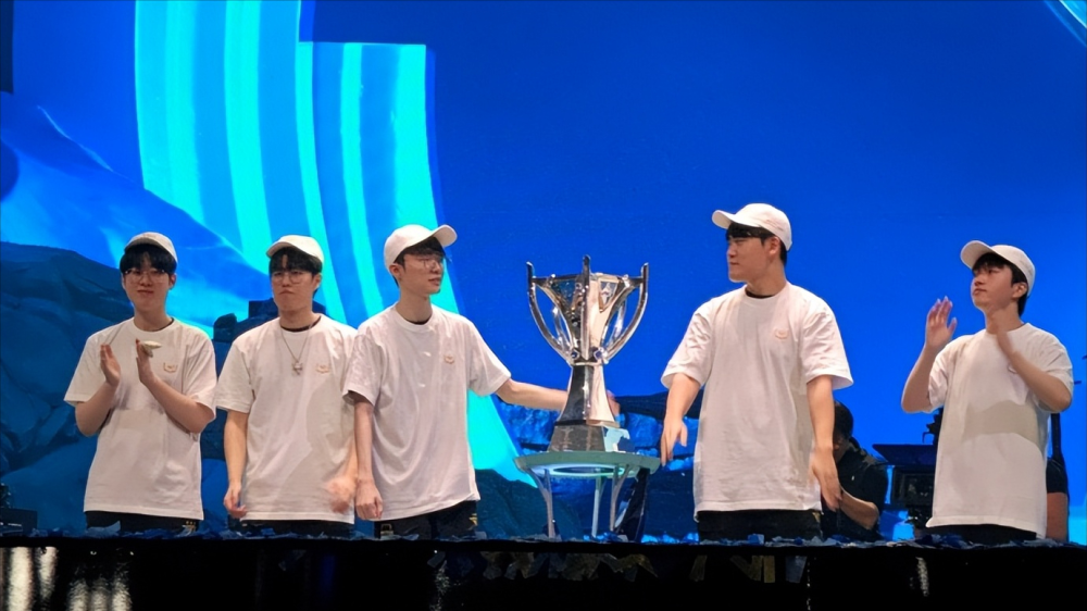 开云体育在线-HLE绝杀SHR，Scout关键团战开团秒人鏖战多局小组赛，点燃全场激情的简单介绍