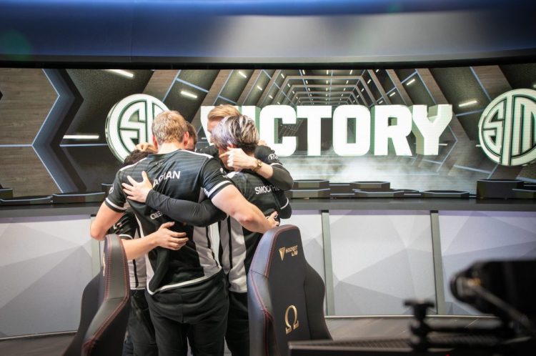 包含TSM绝杀GEN，Ming操刀奇招英雄翻盘激烈交锋八强赛，技惊四座的词条