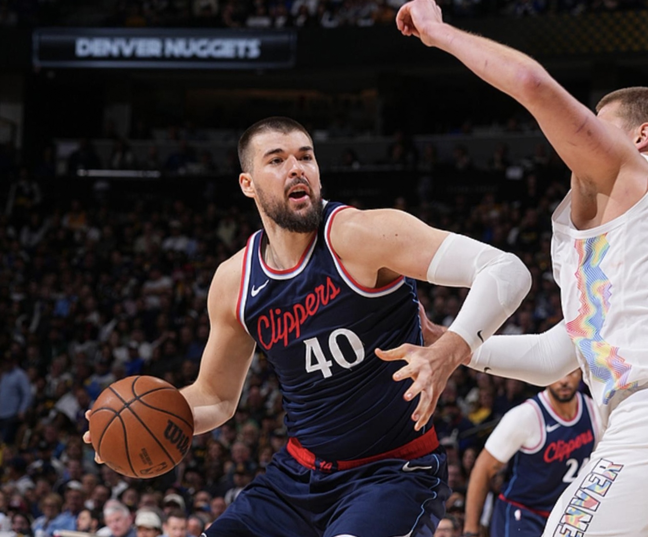 快船主场战胜掘金，莫里斯贡献全场最高28分的简单介绍