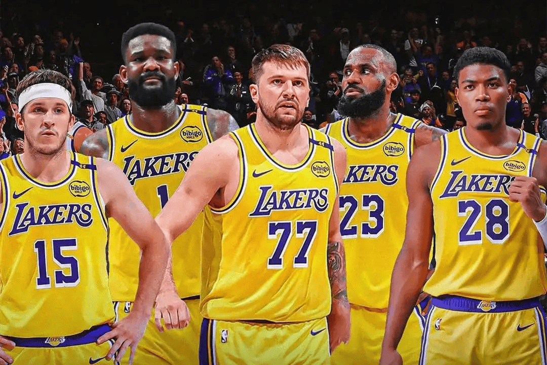 湖人队签下詹姆斯，组建超级阵容