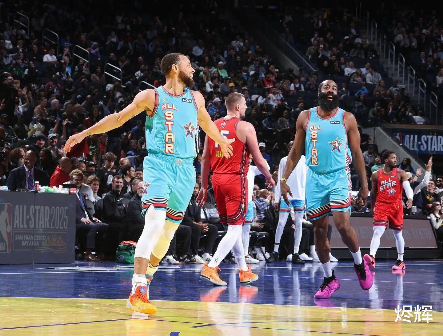 开云体育平台APP-包含季后赛风波不断裁判判罚失误引发球员抗议事件的词条