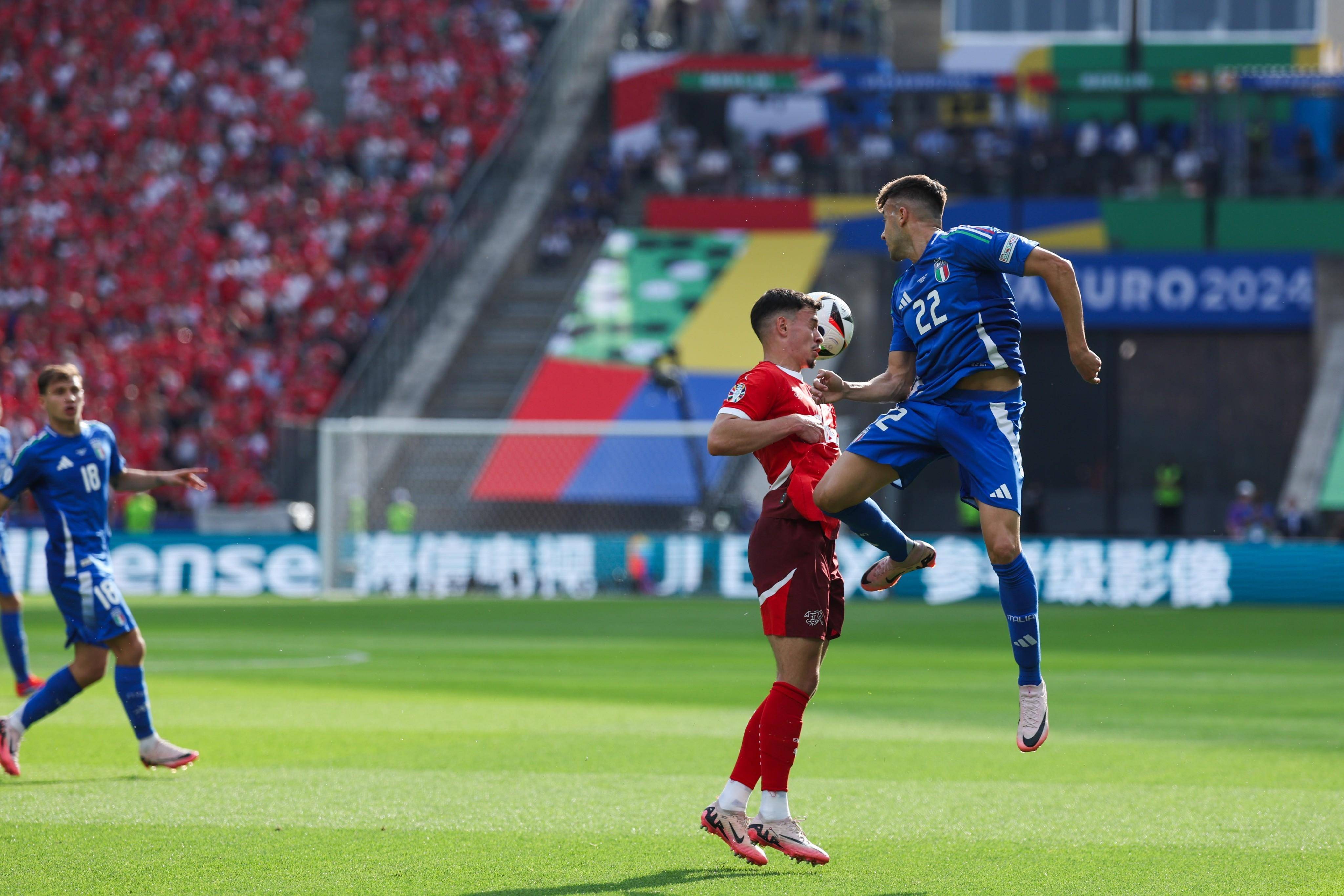 比利时队横扫芬兰，以小组第一晋级欧洲杯